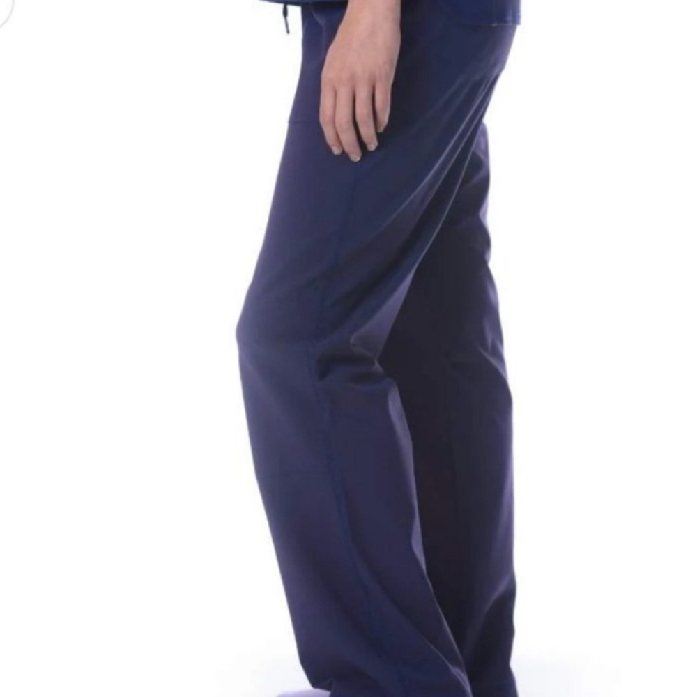 Essential Threads Scrub Set - Picture 3 of 5